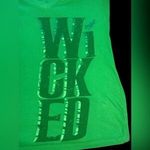 WICKED The Musical official apparel women’s T shirt Size L 💚 GREEN
